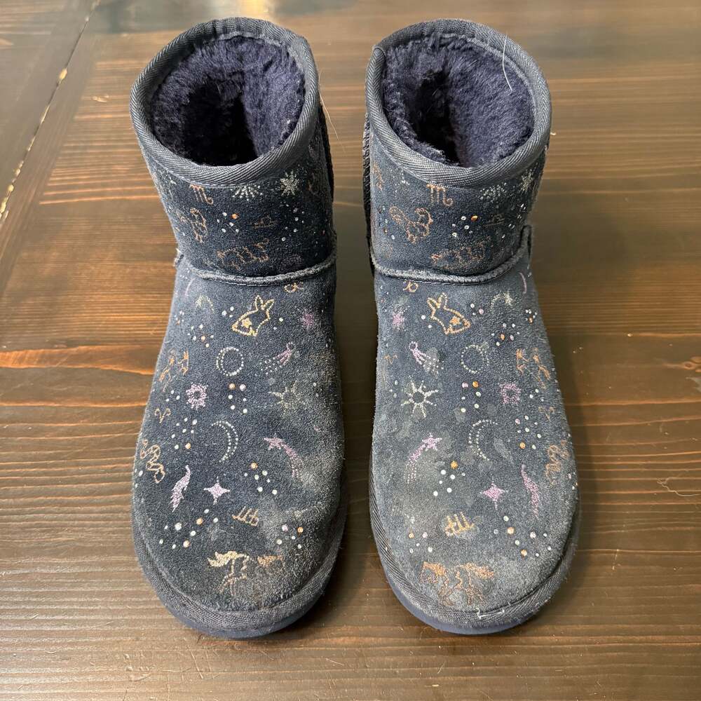 UGG Youth 7 Classic Zodiac Mini‎ Starry Night Special Edition